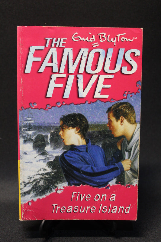 The Famous Five: Five on a Treasure Island [Second Hand]