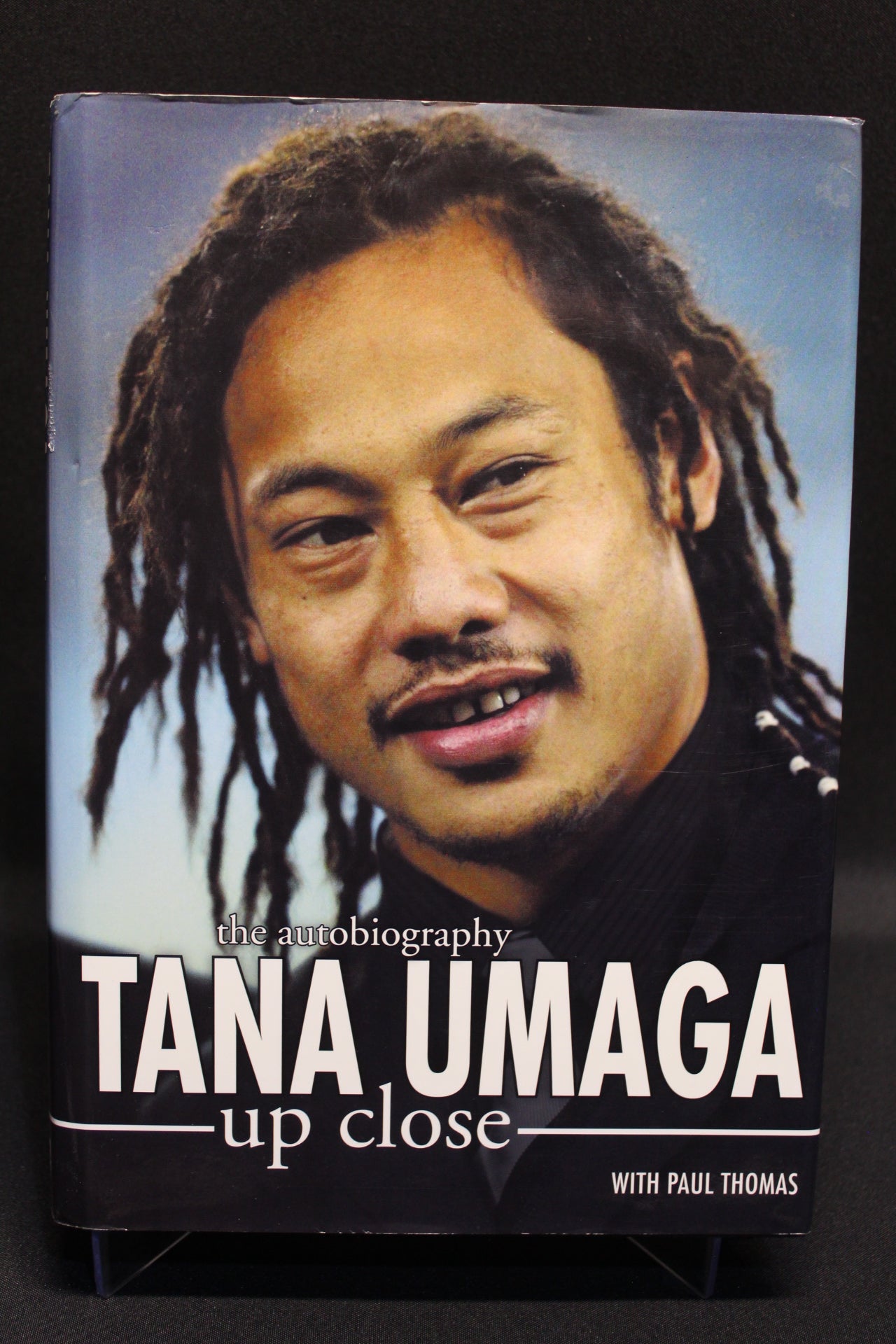 Tana Umaga Up Close [Second Hand] – Bookmart.co.nz